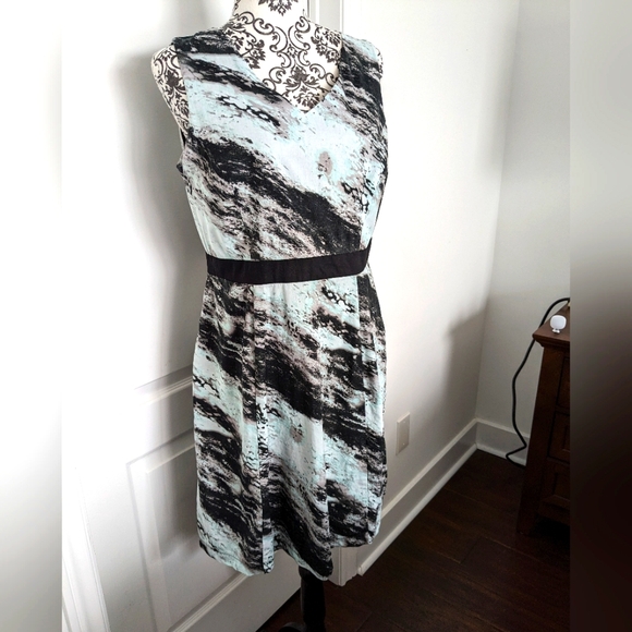 Ricki's fit'n'flare sleeveless v-neck dress, fully lined with POCKETS!! - Picture 1 of 13